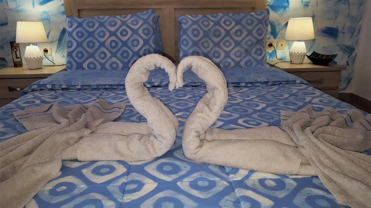 Santorini Pleasure Studios Fira  Luaran gambar